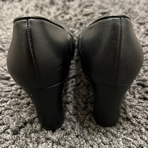 Life Stride GiGi Heels - Picture 8 of 11